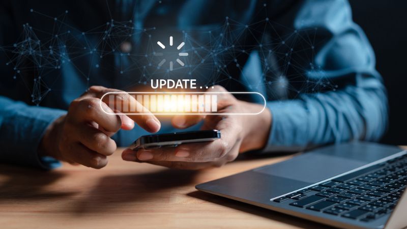 スマートフォンをアップデートするイメージ